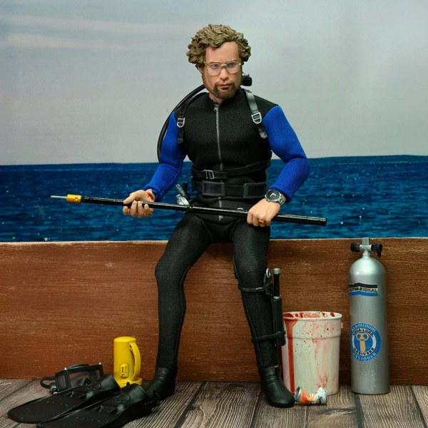 JAWS - 8” GEKLEED ACTIEFIGUUR - HOOPER (SHARK CAGE)