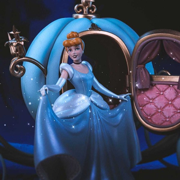 Disney Classics beeldje 1/10 Deluxe Art Scale Assepoester 30 cm