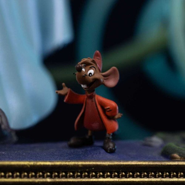Disney Classics beeldje 1/10 Deluxe Art Scale Assepoester 30 cm