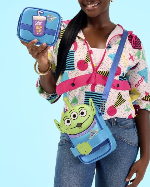 TOY STORY 30-JARIG JUBILEUM ALIENS CROSSBUDDIES SCHOUDEDTAS - DISNEY PIXAR LOUNGEFLY