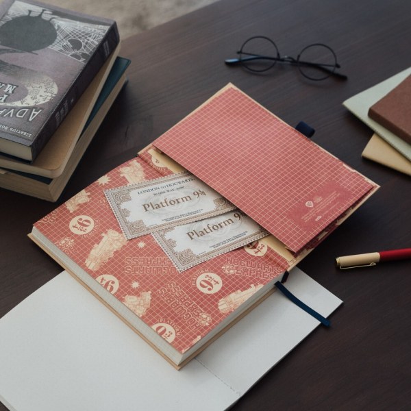 PLATFORM 9 3/4 PREMIUM A5 NOTITIEBOEK MET PEN - HARRY POTTER