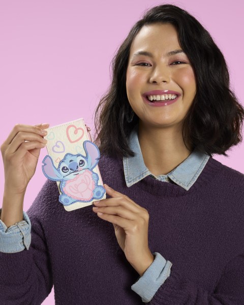 STITCH & ANGEL BE MINE GROTE PASJESHOUDER - DISNEY LOUNGEFLY