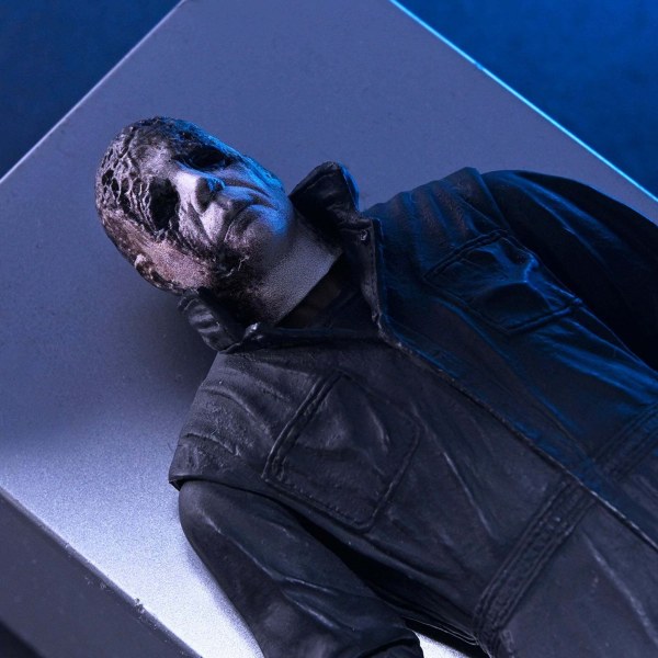 HALLOWEEN RESURRECTION - ACTIEFIGUUR VAN 18 CM - ULTIMATE MICHAEL MYERS