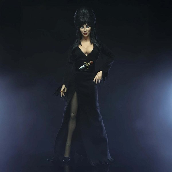 ELVIRA - 20 CM GEKLEDE FIGUUR - ELVIRA