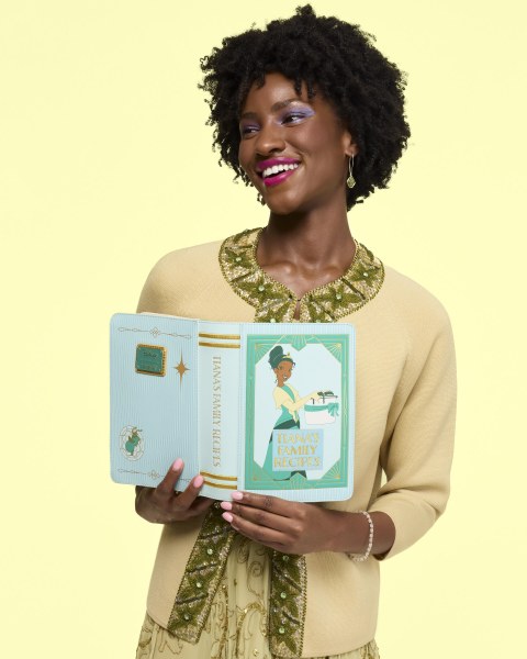 TIANA RECEPTENBOEK SCHOUDEDTAS - DISNEY LOUNGEFLY DE PRINSES EN DE KIKKER