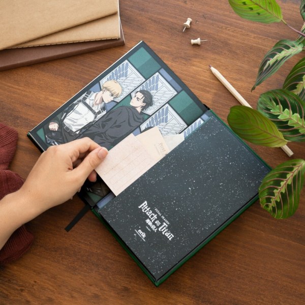 PREMIUM A5-NOTITIEBOEK - ATTACK ON TITANS