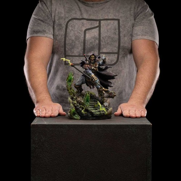 Beeldje Meesters van het Universum 1/10 Art Scale Deluxe Skeletor Losgelaten 23 cm