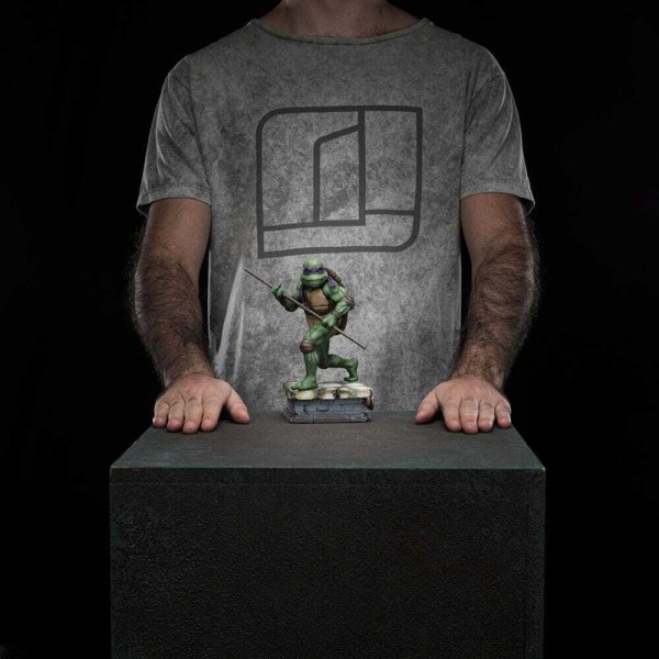 Teenage Mutant Ninja Turtles beeldje op Art Scale 1/10 van Donatello, 18 cm.
