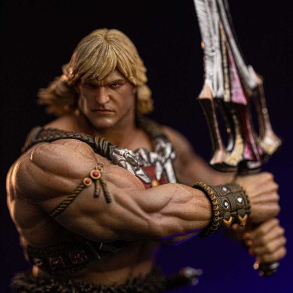 Beeldje Meesters van het Universum 1/10 Art Scale Deluxe He-Man Losgelaten 34 cm