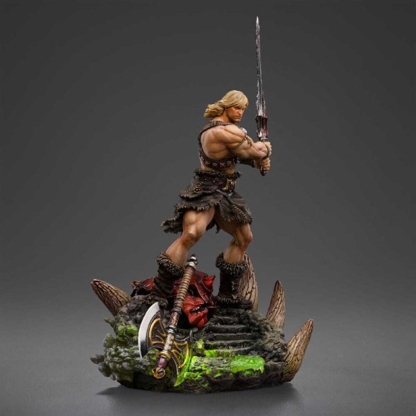 Beeldje Meesters van het Universum 1/10 Art Scale Deluxe He-Man Losgelaten 34 cm