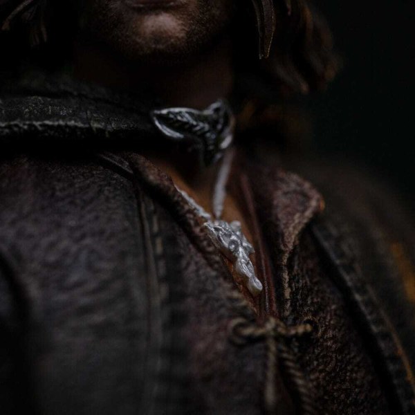 Het Aragorn Unleashed standbeeld uit Lord of the Rings, Art Scale 1/10, 31 cm.
