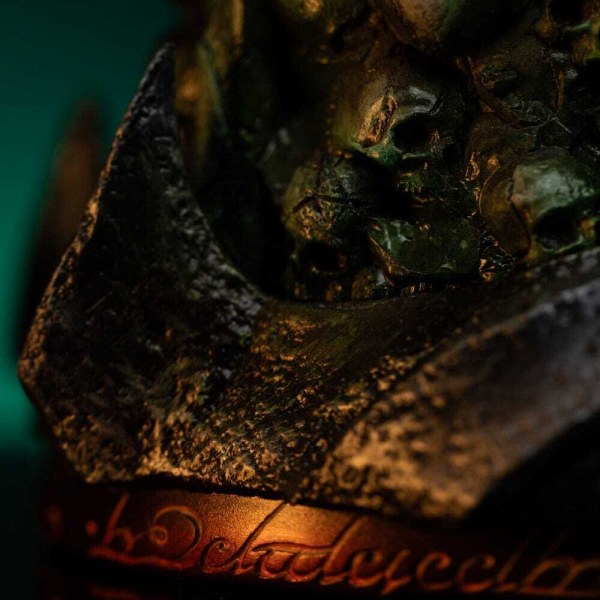 Het Aragorn Unleashed standbeeld uit Lord of the Rings, Art Scale 1/10, 31 cm.