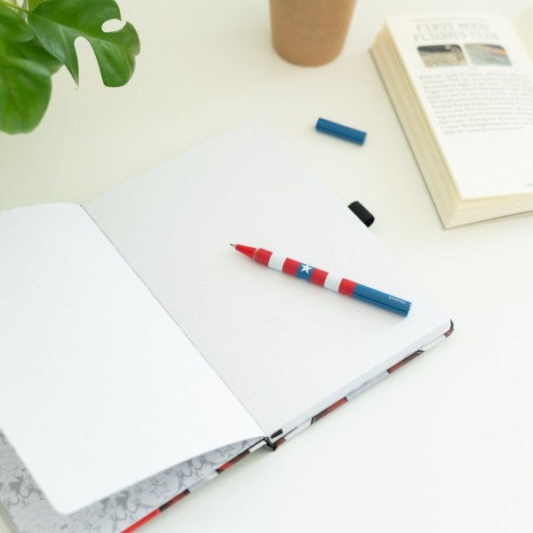 UNIFORM PREMIUM A5 NOTITIEBOEK MET PEN - MARVEL CAPTAIN AMERICA