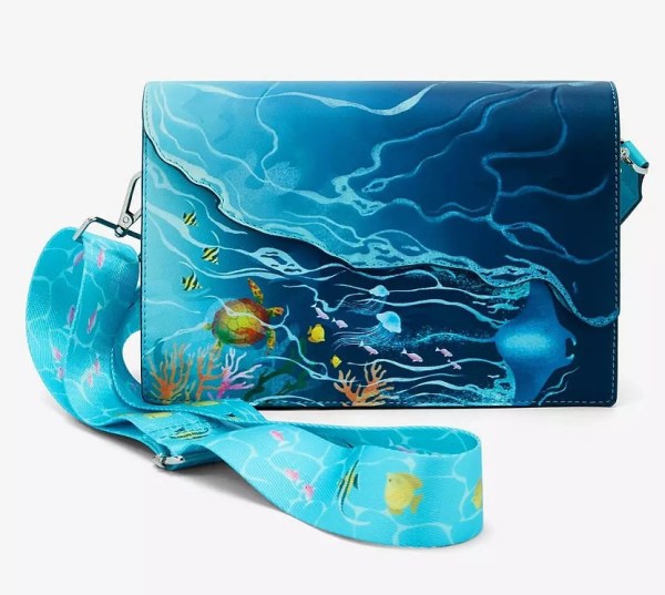 EXCLUSIEVE WATER FLOW SCHOUDEDTAS - DISNEY LOUNGEFLY VAIANA