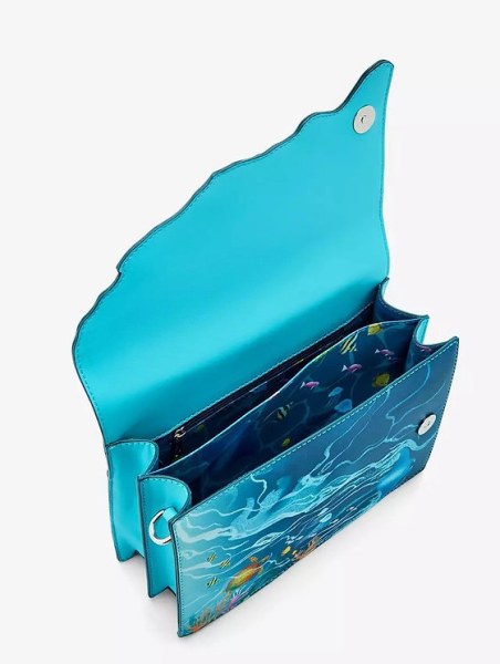 EXCLUSIEVE WATER FLOW SCHOUDEDTAS - DISNEY LOUNGEFLY VAIANA