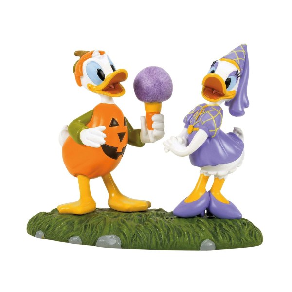 ZOET VOOR EEN LIEVERD, M' LADY - DISNEY VILLAGE