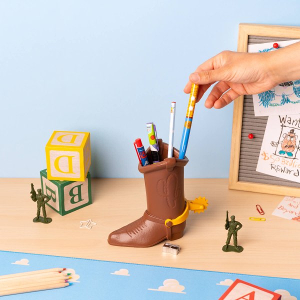 Toy Story Woody laars pennenhouder met Kantoorartikelen – 16 cm