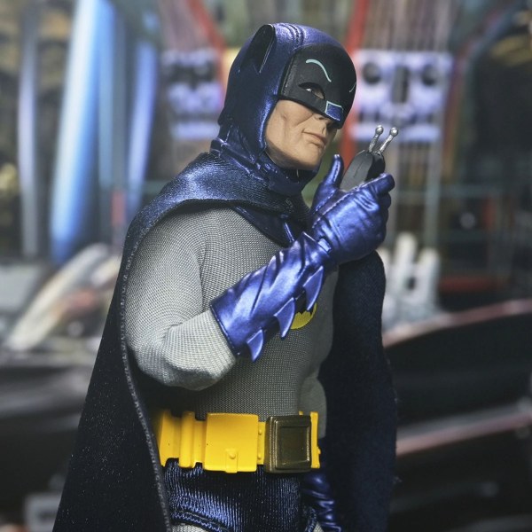 BATMAN (1966 TV-SERIE) - BATMAN 8" GEKLEDE ACTIEFIGUUR