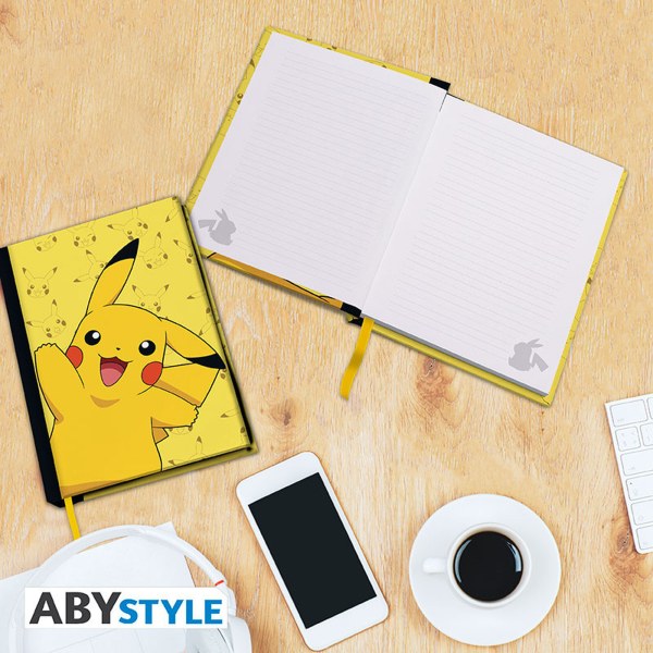 POKEMON - A5 Notitieboek + Mok 320 ml + Ansichtkaarten "Pikachu"