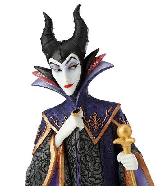 MALEFICENT KONINKLIJKE POSE DISNEY HAUTE COUTURE SHOWCASE