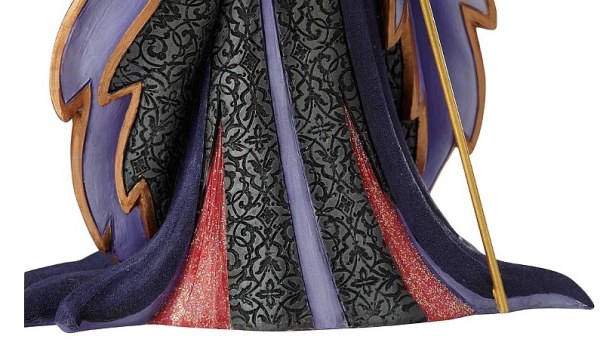 MALEFICENT KONINKLIJKE POSE DISNEY HAUTE COUTURE SHOWCASE