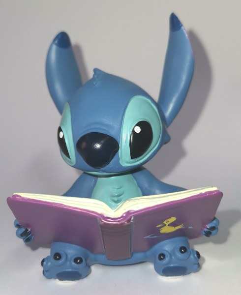 MINI STITCH MET BOEK - DISNEY SHOWCASE