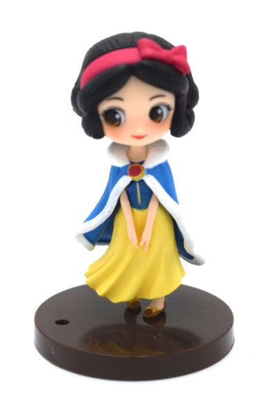 MINI SNEEUWWITJE MET JAS - DISNEY Q POSKET