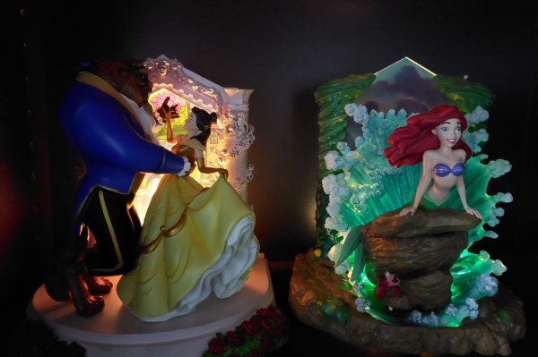 SCHOONHEID EN HET BEEST LICHT OP - DISNEY SHOWCASE