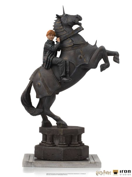 RON WEASLEY BIJ DE WIZARDS SCHAAKBORD ART SCALE - HARRY POTTER