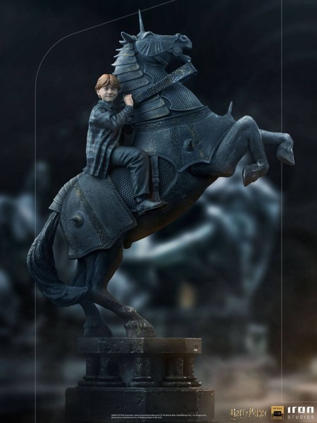RON WEASLEY BIJ DE WIZARDS SCHAAKBORD ART SCALE - HARRY POTTER