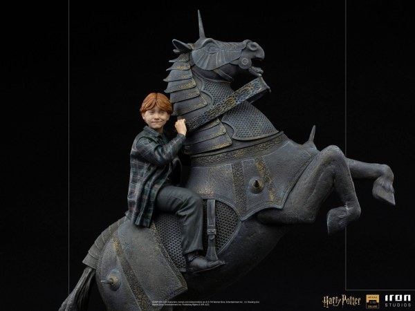 RON WEASLEY BIJ DE WIZARDS SCHAAKBORD ART SCALE - HARRY POTTER