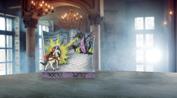 STORYBOOK PRINS PHILLIP EN DE MALEFICENT DRAAK - DISNEY TRADITIONS