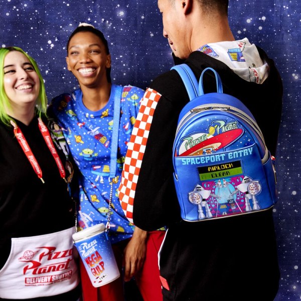 MINI RUGZAK TOY STORY PIZZA PLANET - DISNEY PIXAR LOUNGEFLY